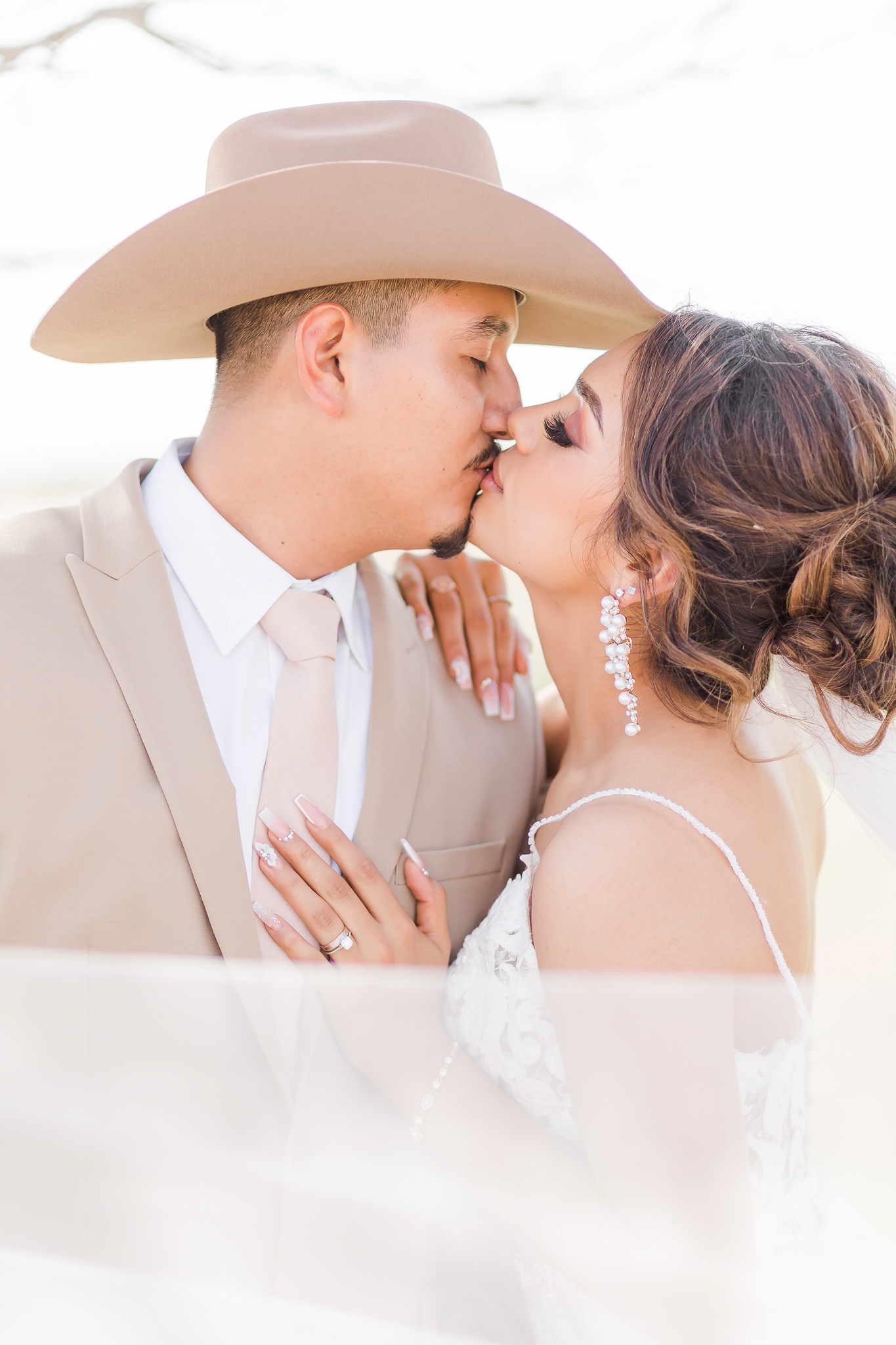 veil shot, couple kissing under veil, west TX summer wedding, dallas wedding photographer, travel photographer, 
