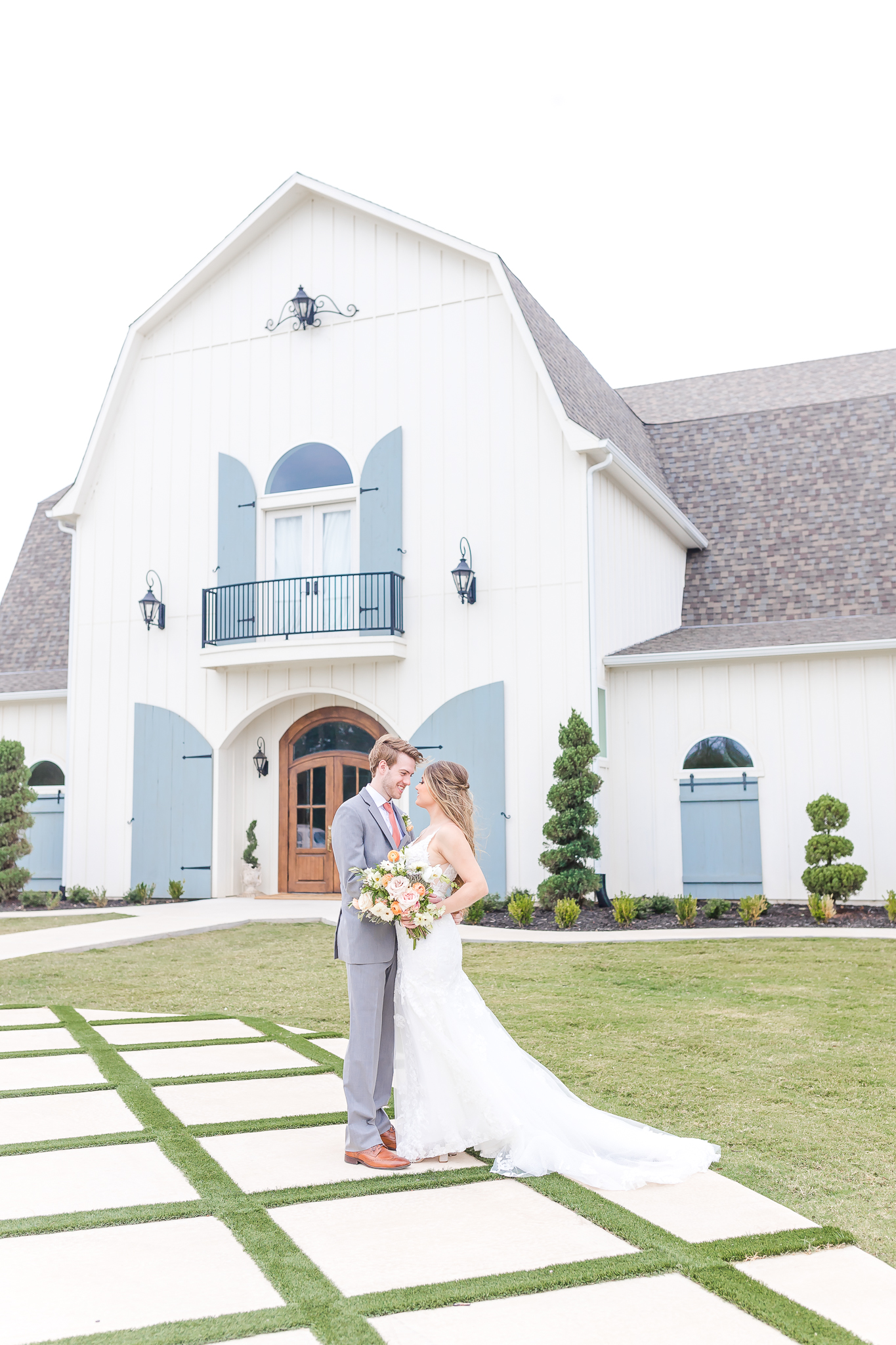 the french farmhouse, dallas wedding photographer, bride and groom, second-shooter