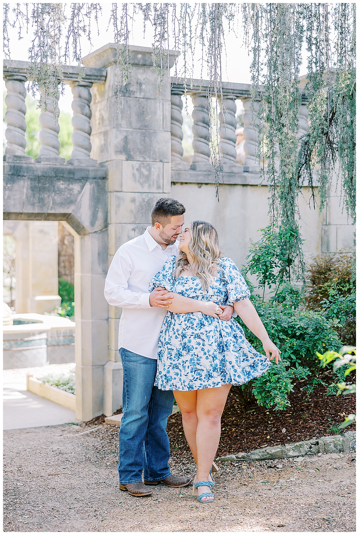 Garrett and Julianne's sunrise engagement session at the Dallas Arboretum in the Poetry Gardens. Dallas wedding photographer. Dallas engagement photographer. The Dallas Arboretum and Botanical Gardens.