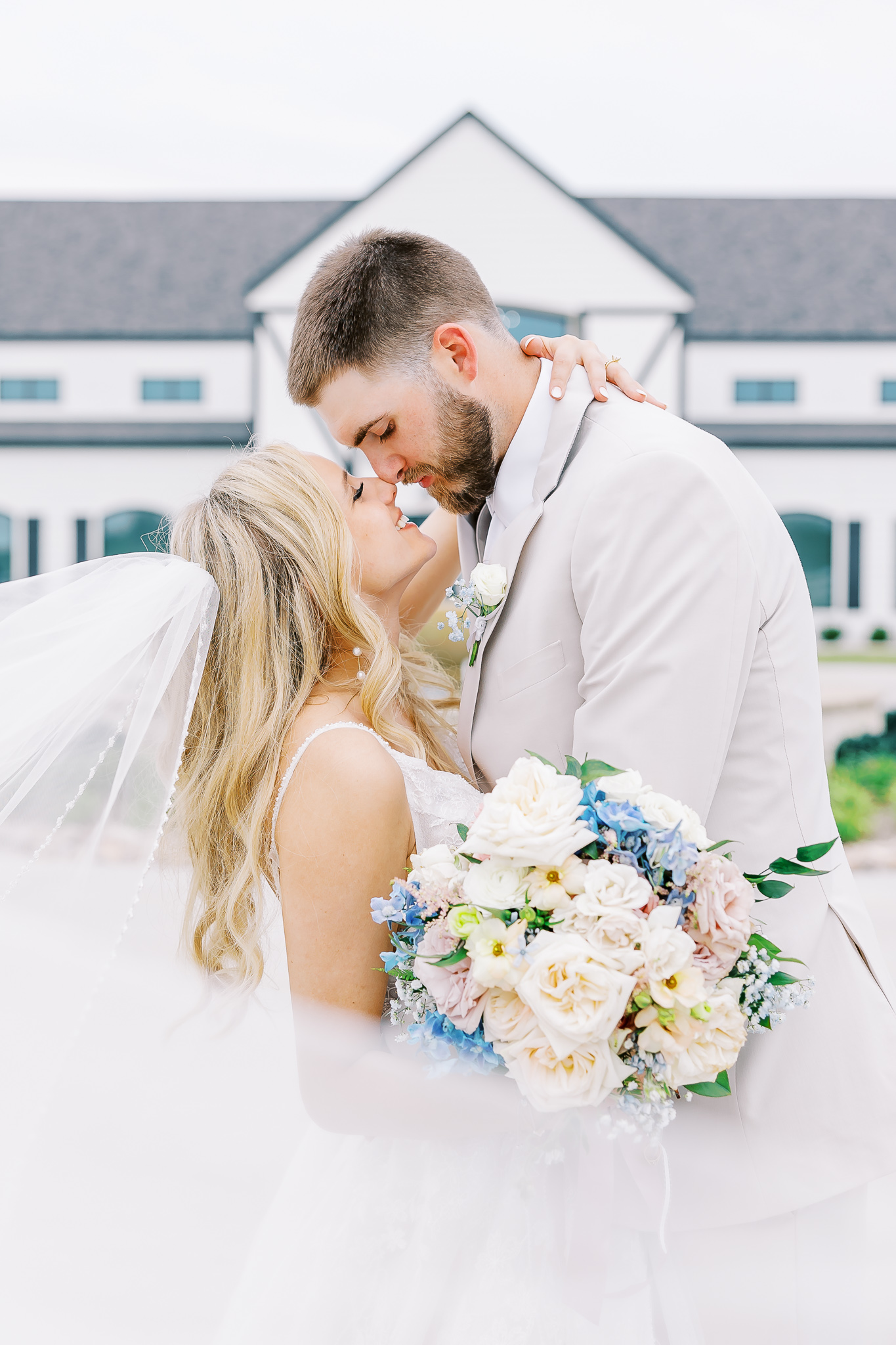 Lindsey & Cooper's wedding at The Gardenia venue | Dallas Wedding Photographer